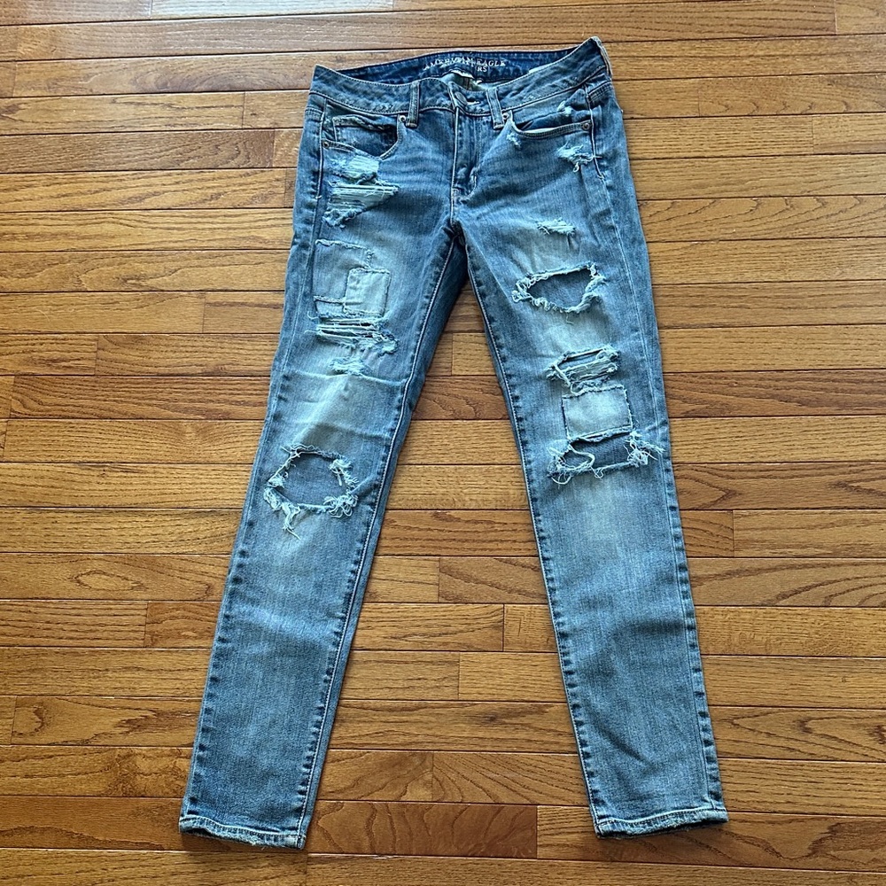 American Eagle Outfitters Light Blue Distressed Skinny Jeans